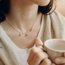 Cargar imagen en el visor de la galería, Colgante Drops 2022