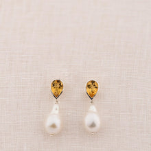 Cargar imagen en el visor de la galería, Pendientes perla barroca 1982