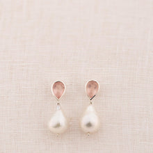Cargar imagen en el visor de la galería, Pendientes perla barroca 1982