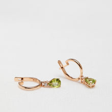 Cargar imagen en el visor de la galería, Pendientes criolla de oro con diamante y topacio para mujer